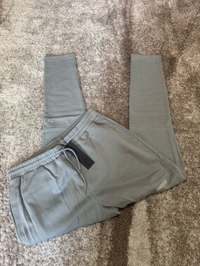 VANQUISH ESSENTIAL STEEL GREY TAPERED FIT SWEATPANTS